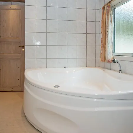 6 Person Holiday In B Rkop Egeskov (Syddanmark)